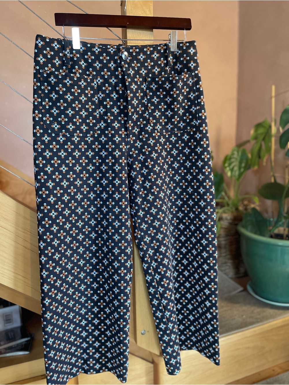 Anthropologie Maeve Black Wide-Leg Pants with Gray and Tan Floral Dot Pattern